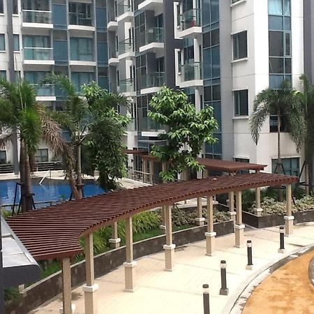 Palm Tree Genlex Condo Manila Bagian luar foto