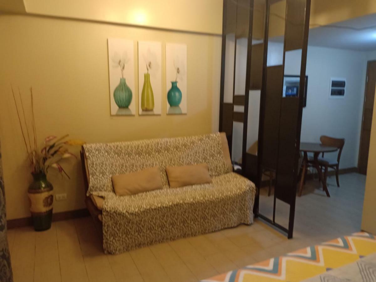Palm Tree Genlex Condo Manila Bagian luar foto