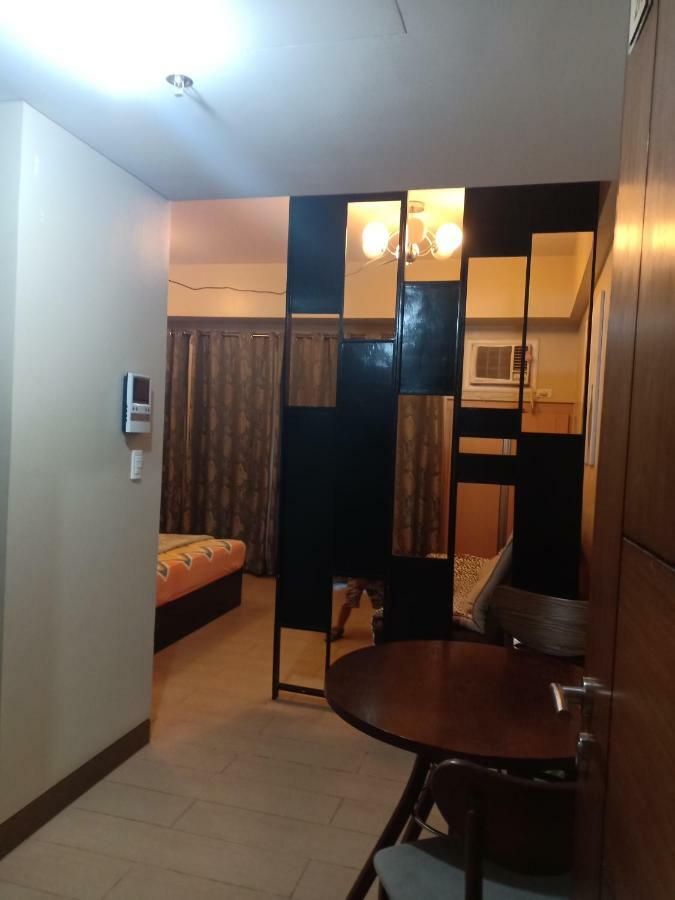 Palm Tree Genlex Condo Manila Bagian luar foto